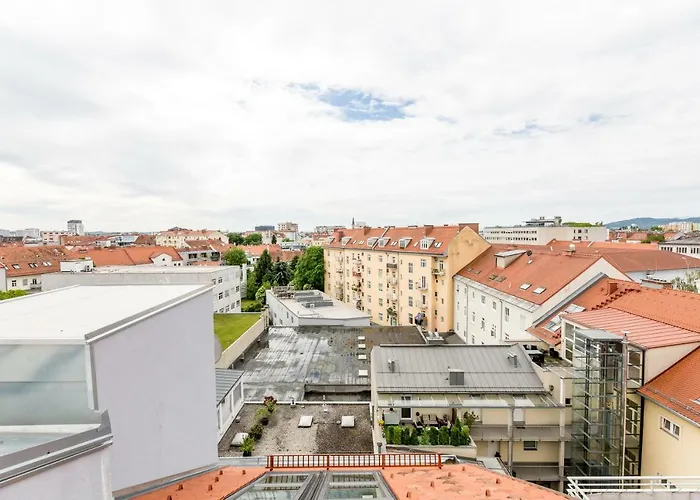 Grosse Dachgeschosswohnung Im Herzen Von Appartement
