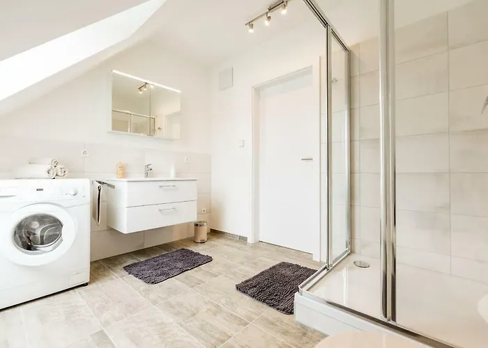 Grosse Dachgeschosswohnung Im Herzen Von *