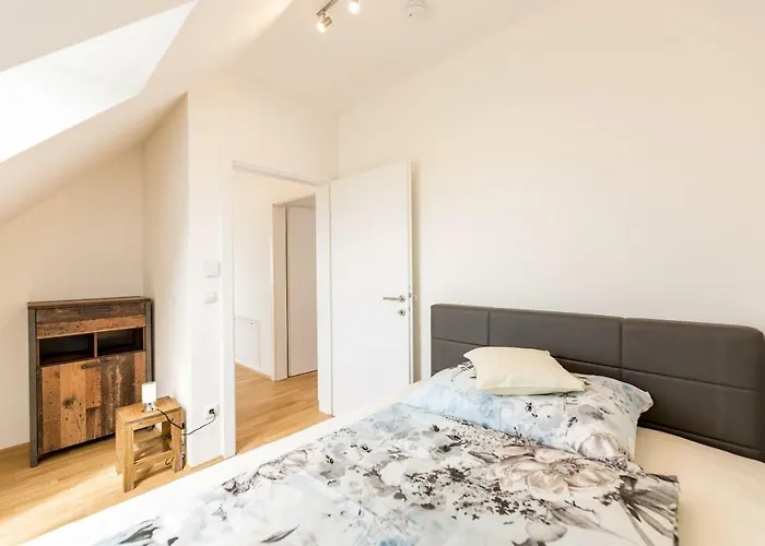 Appartement Grosse Dachgeschosswohnung Im Herzen Von