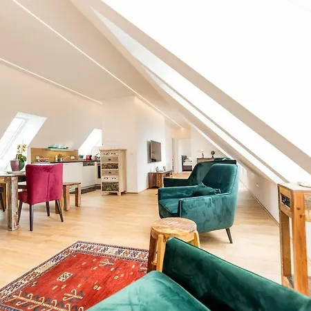 Apartment Grosse Dachgeschosswohnung Im Herzen Von *