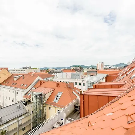 Grosse Dachgeschosswohnung Im Herzen Von Appartamento