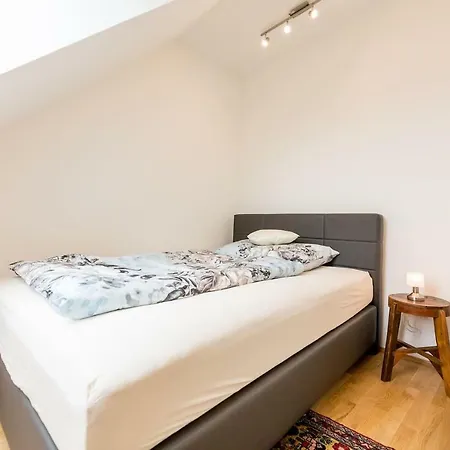 Daire Grosse Dachgeschosswohnung Im Herzen Von *