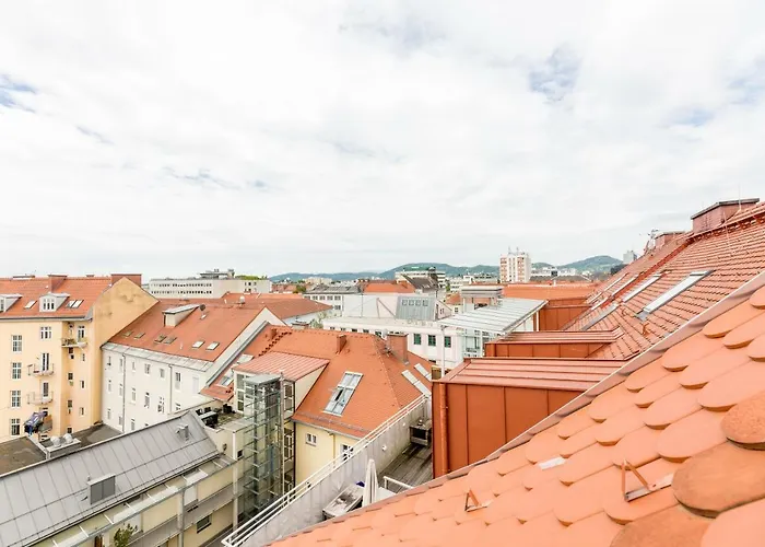 Grosse Dachgeschosswohnung Im Herzen Von Appartamento